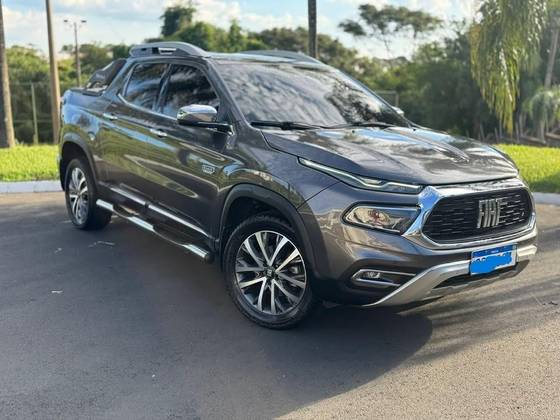 FIAT TORO 2.0 16V TURBO DIESEL RANCH 4WD AT9 FIAT TORO 2.0 16V TURBO DIESEL RANCH 4WD AT9